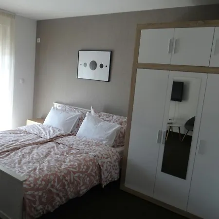 Apartman Titanic Lejlighed *