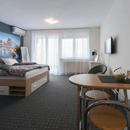 Apartman Titanic Lejlighed *