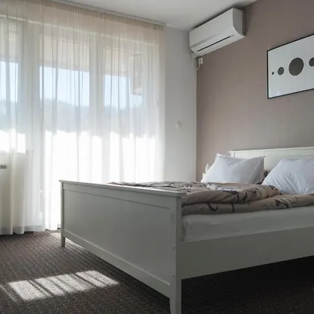 Apartman Titanic Lejlighed
